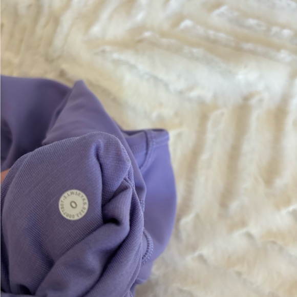 light purple leggings - Lululemon-  size 0 (xxxs) - Picture 3 of 7